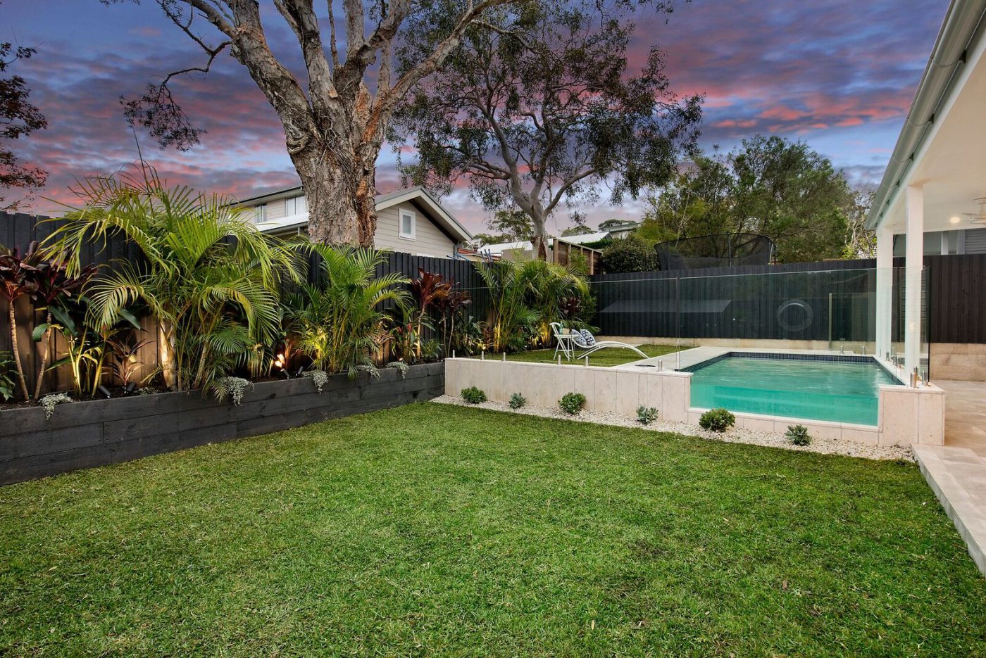 frameless glass pool fencing