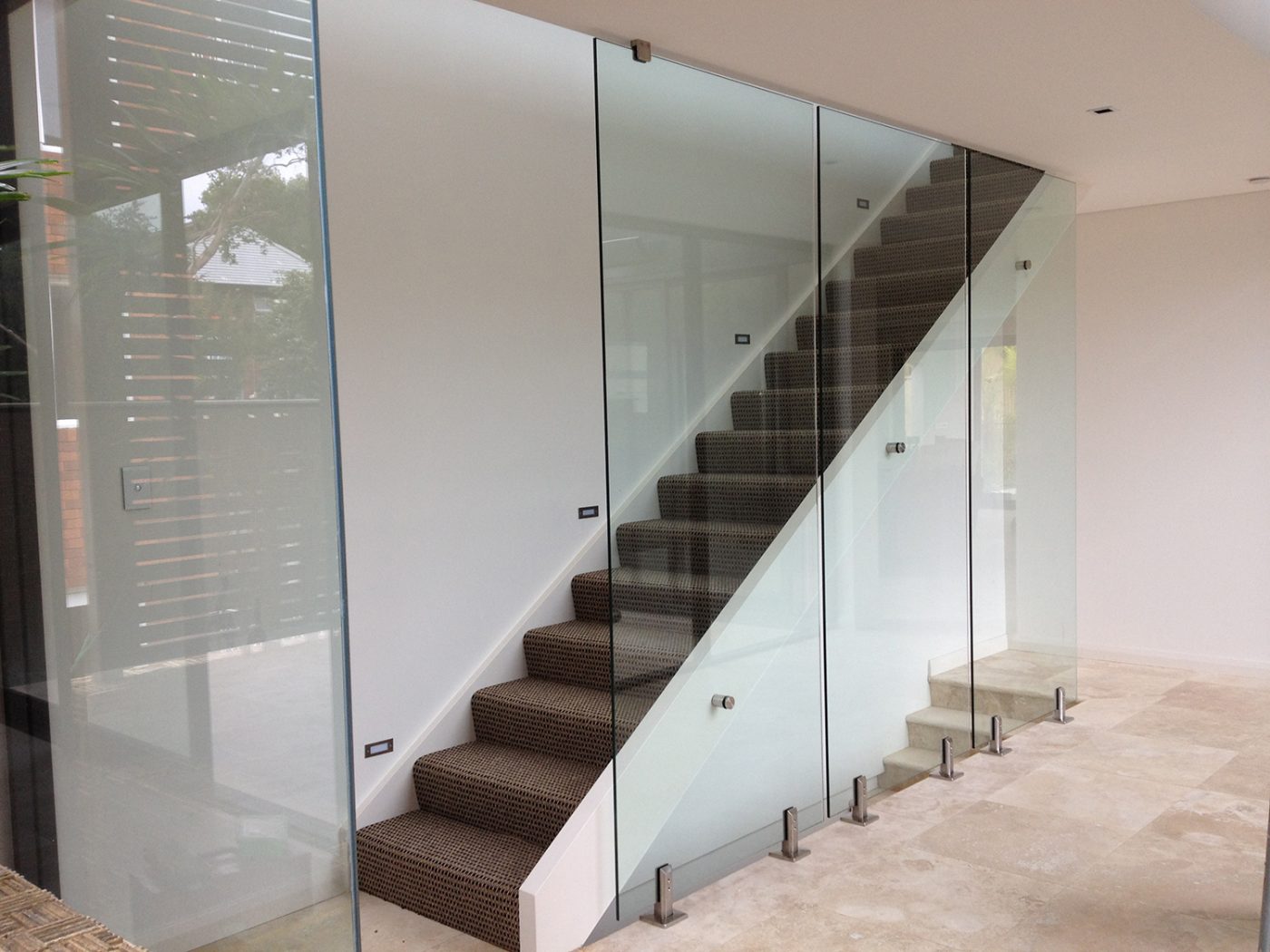 Balustrade stairs glass