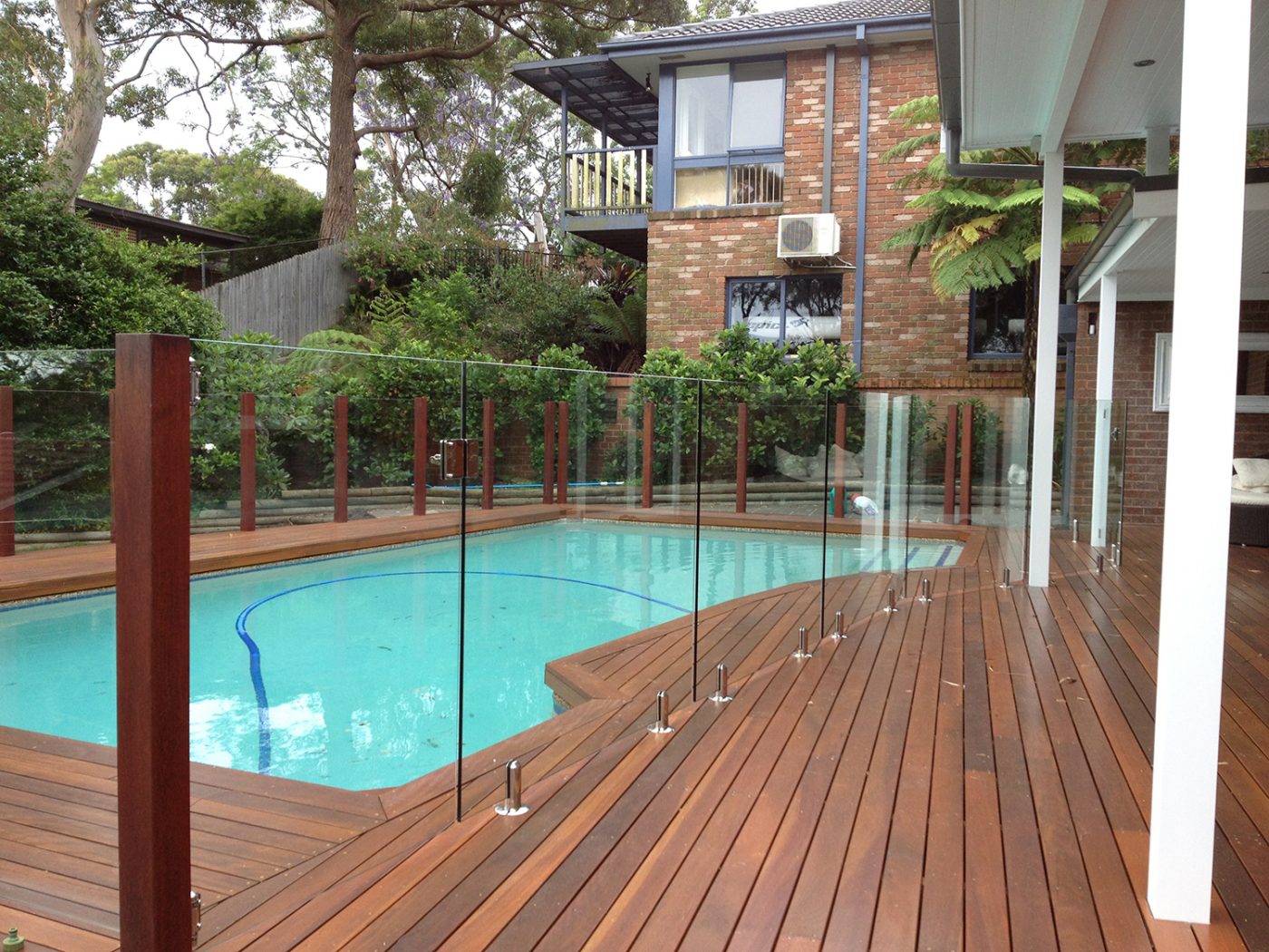 frameless glass pool fencing