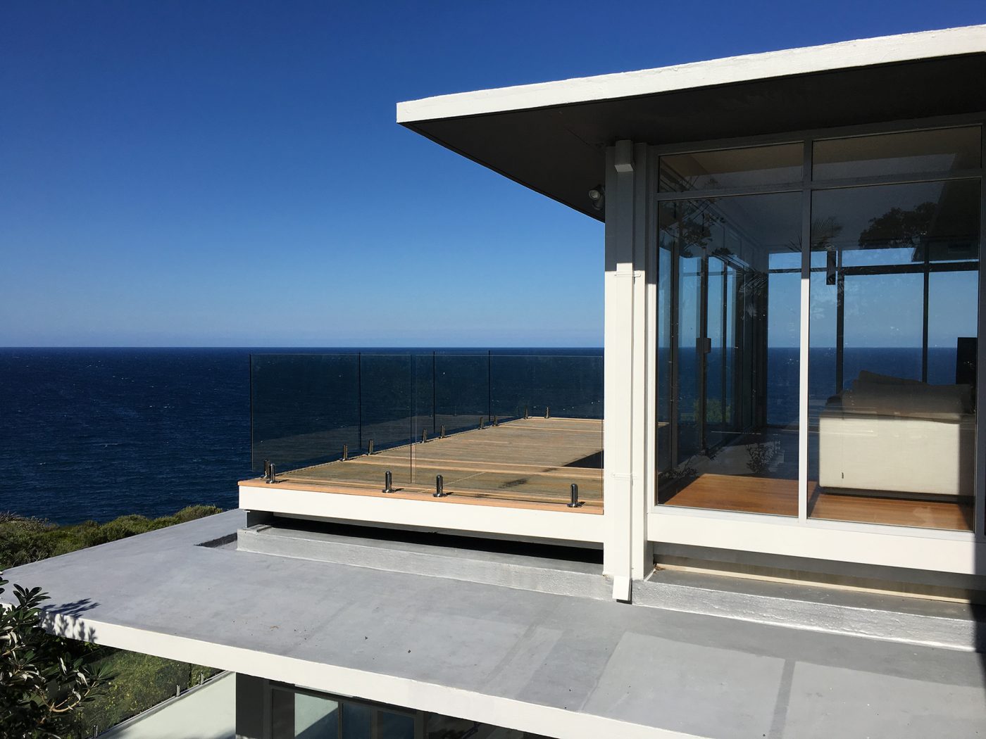 framless glass fence